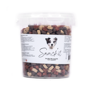 Snack'it Semi-Moist Mini Hearts Mix 500g